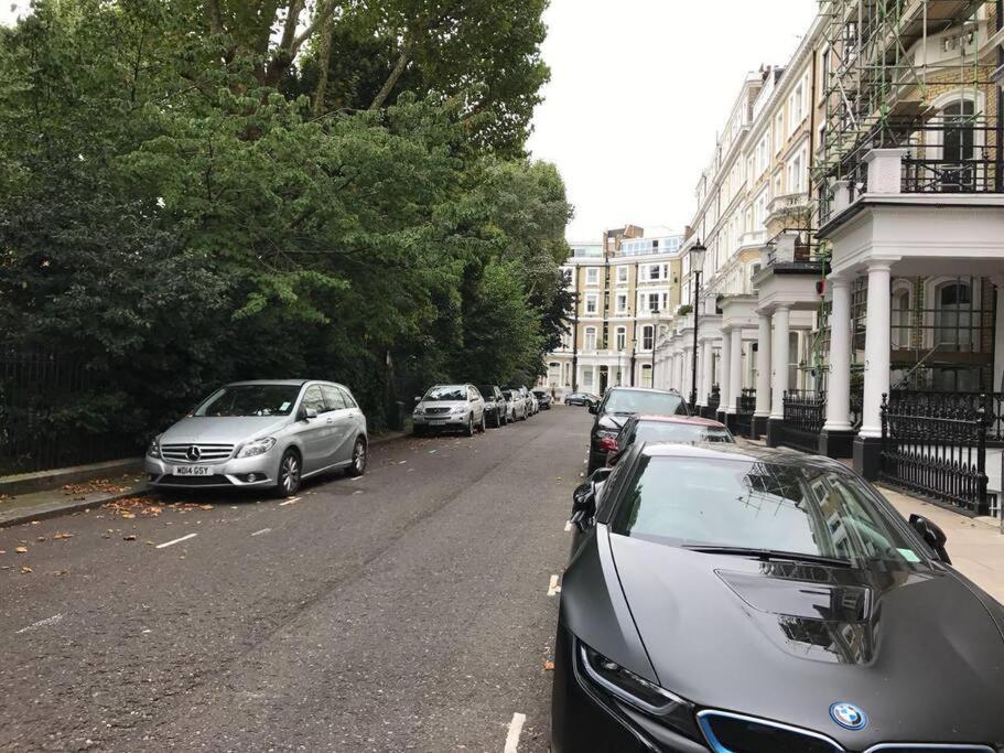 Stunning 2 Bed/2Bath Flat In Heart Of Kensington Leilighet London Eksteriør bilde