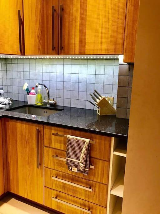 Stunning 2 Bed/2Bath Flat In Heart Of Kensington Leilighet London Eksteriør bilde