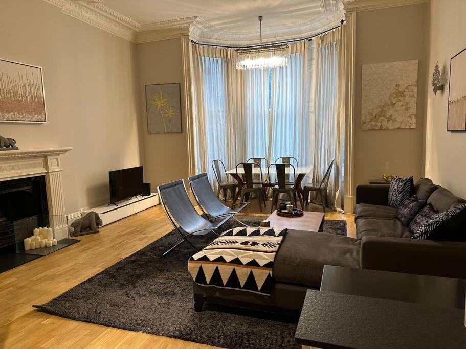 Stunning 2 Bed/2Bath Flat In Heart Of Kensington Leilighet London Eksteriør bilde