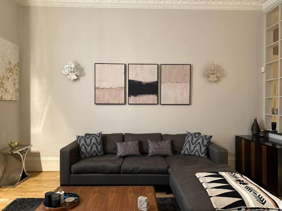 Stunning 2 Bed/2Bath Flat In Heart Of Kensington Leilighet London Eksteriør bilde