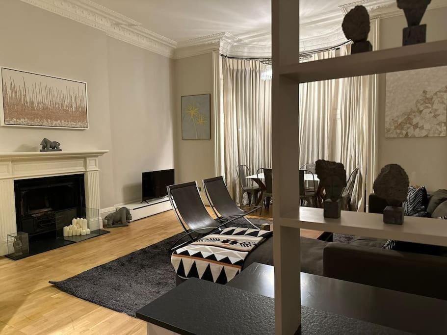 Stunning 2 Bed/2Bath Flat In Heart Of Kensington Leilighet London Eksteriør bilde