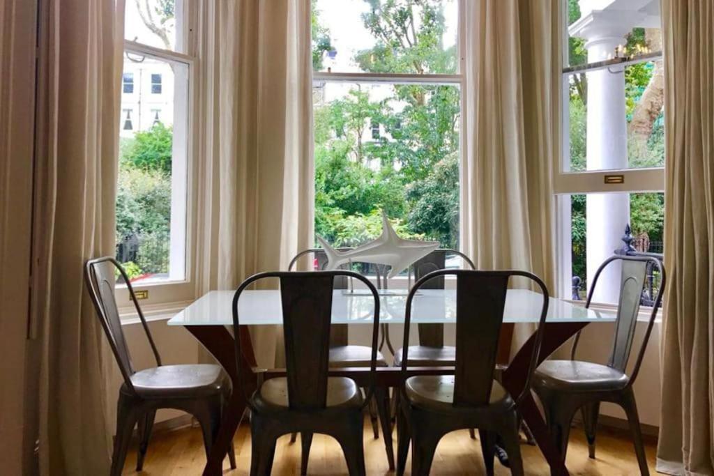 Stunning 2 Bed/2Bath Flat In Heart Of Kensington Leilighet London Eksteriør bilde