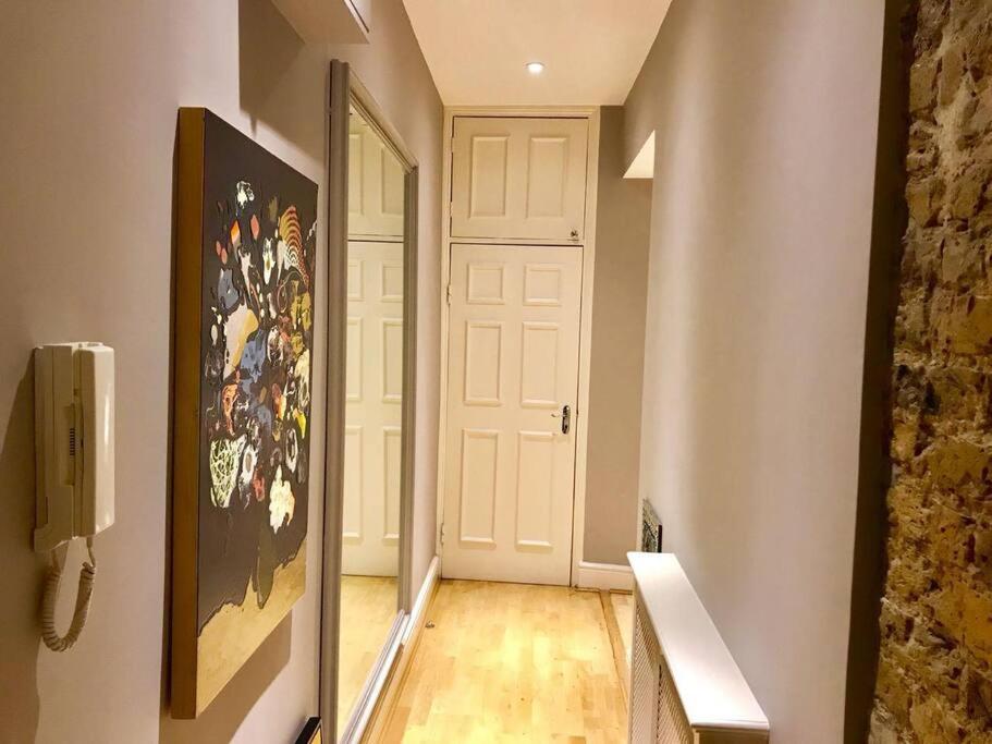 Stunning 2 Bed/2Bath Flat In Heart Of Kensington Leilighet London Eksteriør bilde